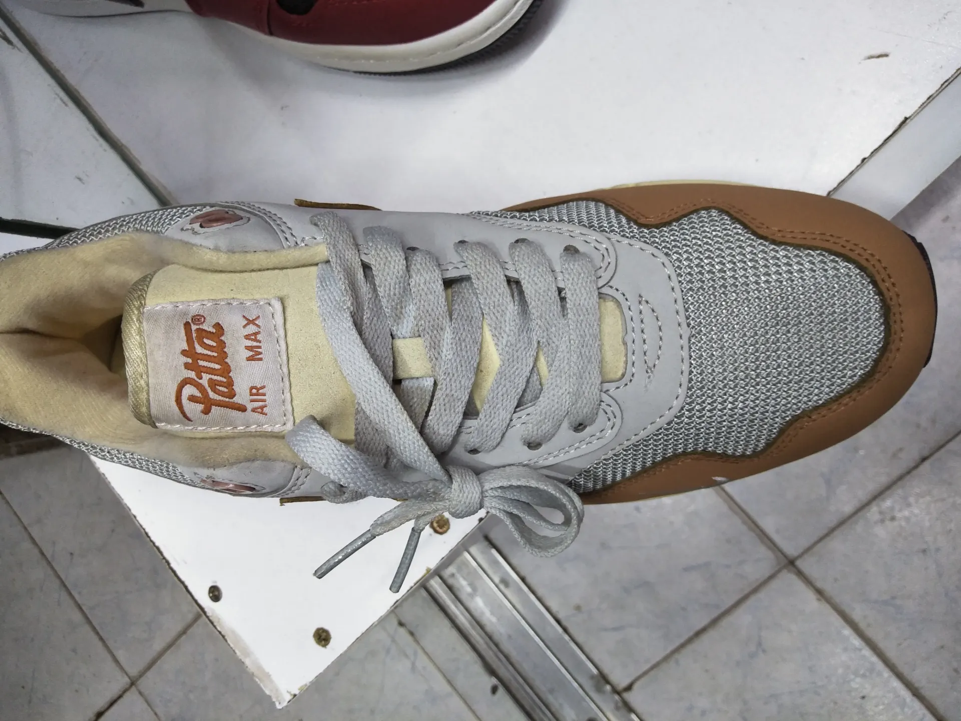 Air Max 1 x Patta "Monarch" sneaker. 