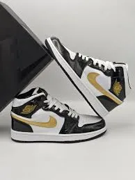  Air Jordan 1 Mid SE