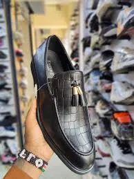 black, crocodile-patterned leather men's formal